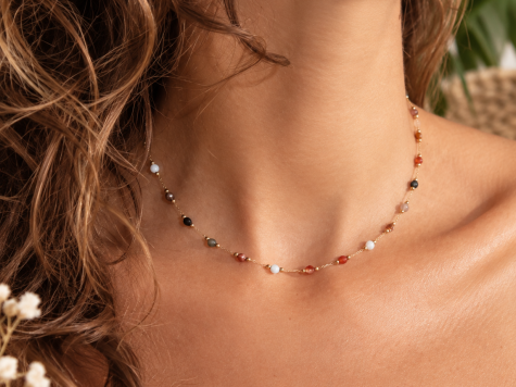 image fonctionnelle Collier simple en acier inoxydable plaqué or "chaine perles pierres semi-précieuses multi-couleurs "
